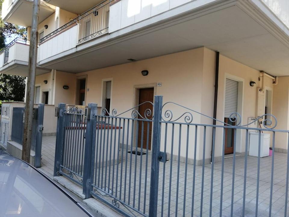 Appartamento Piano Terra San Benedetto del Tronto Bagian luar foto